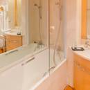 Bathroom Classic Rooms Hotel Amarante Golf Plaza Sainte Maxime